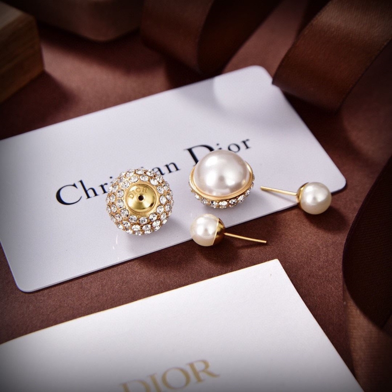 chr1st1an D10r earrings